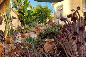 Exterior detail - Casa Carolina: Tranquil oasis with heated pool, stunning views and Spanish charm (Benissa)