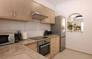 Private kitchen - Queens Garden Residence: Staycom (Paphos)