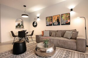 Living area - Queens Garden Residence: Staycom (Paphos)