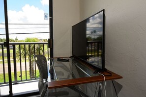 Interior - Spacious, privet entry retreat 2 min walk to Worlds Famous Beach! (Daytona Beach Shores)