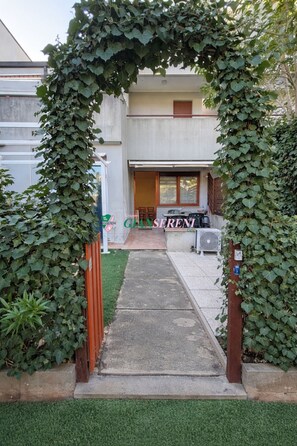Property grounds - Sleeps 4, Principessa Area – Ref. San Luigi-San Luigi (San Vincenzo)