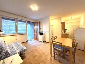 Interior - Sleeps 4, Principessa Area – Ref. San Luigi-San Luigi (San Vincenzo)