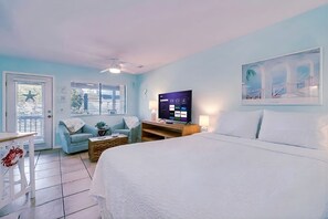 Room - Sand Castle Serenity Studio - Sleeps 4 - Steps to the Beach - No Extra Fees (Panama City)