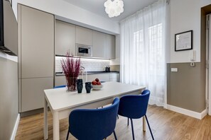 Dining - BDC - Phoenix huge Apt 4Bdr and 3Bath (Rome)