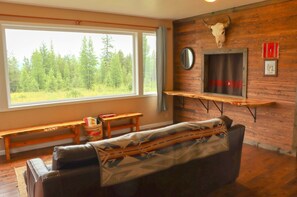 Living area - Rising Wolf Retreat: 4-Bedroom Cabin near Glacier National Park (Flathead County)