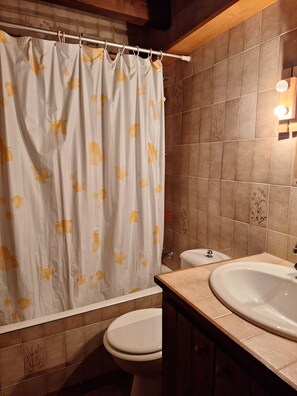 Toilet paper - Charming mountain-style studio overlooking the Mont Blanc range. (Les Houches)