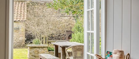 屋外ダイニングエリア