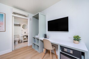 Double Room, 1 Queen Bed | Premium bedding, in-room safe, individually decorated - Casa Collins (Miami Beach)