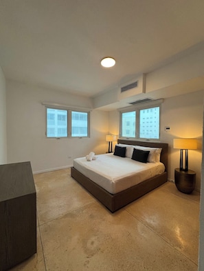 Blackout curtains, free WiFi - Ashford Apartments (San Juan)