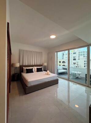 Presidential Penthouse, 4 Bedrooms, City View - Ashford Apartments (San Juan)