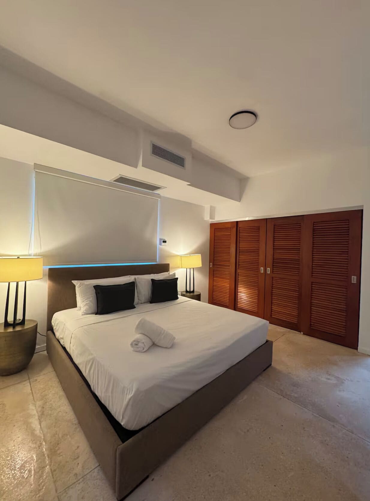 Ático ejecutivo, 3 habitaciones, vistas a la ciudad | Cortinas opacas y wifi gratis