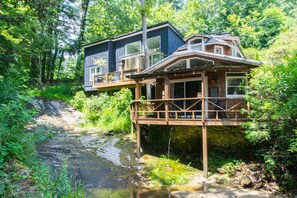 House - 7 BDR Retreat w Guest Houses Waterfall Trail (Hendersonville)