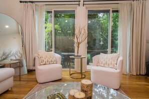 Room - Tranquil 2BR Escape w Zen Garden Waterfall View (Hendersonville)