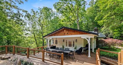 Luxe 3BR w Private Waterfall 15 min to Town