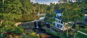 Stone Studio Lakefront Pool Access