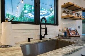 House - Forest Getaway Hot Tub Fire Pit (Hendersonville)