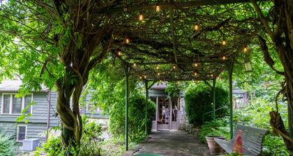 Spacious 4BR w Fireplace Ping Pong Free Tix