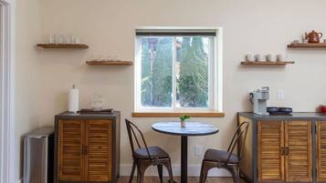House | 1 bedroom, high-speed internet