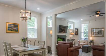 Charming 3BR w Balconies Walk to Flat Rock Playhouse