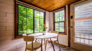 House | 6 bedrooms, Internet