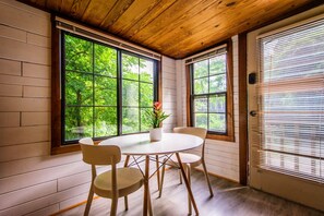 Studio - Peaceful Woodsy Studio 15 Min to Town Free Tix (Hendersonville)