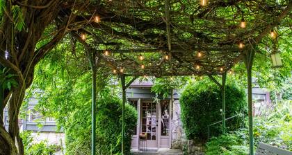 Peaceful Woodsy Studio 15 Min to Town Free Tix