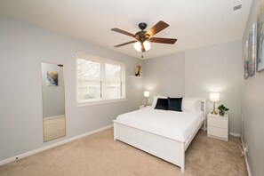 Room - Walkable 2BR Condo Near Greenway Mission (Asheville)