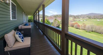 Scenic 4BR w Deck Farm Views Near Asheville