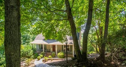 Lakefront 3BR w Private Dock Firepit Free Tix