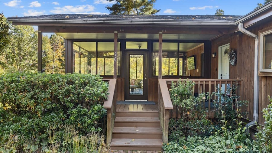 Spacious 4BR Compound w 2 Cottages Near Trails