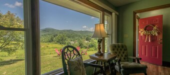 Charming 2BR w Firepit Mountain Views