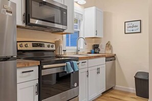 House | 1 bedroom, Internet - Accessible 1BR Cottage w Firepit Near Trails (Hendersonville)