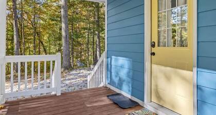 Cozy 1BR Cottage w Firepit Close to Downtown