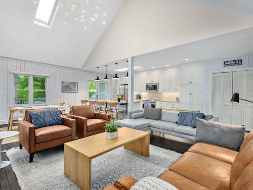 Spacious 3BR Cottage w Epic Patio Walk to Town