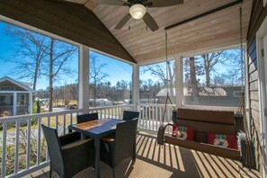 House - Cozy 1BR Tiny Home w Pool Access Free Tix (Flat Rock)