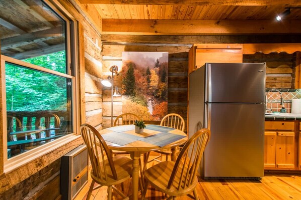 Suite | 1 bedroom, Internet - Epic 1BR Cabin w Outdoor Fireplace 5 Min to Town (Saluda)