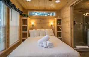 House - Lakeview 2BR Tiny Home Near Trails Pool Bocce (Flat Rock)