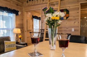 House - Lakeview 2BR Tiny Home Near Trails Pool Bocce (Flat Rock)