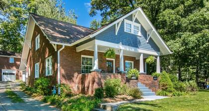 Roomy 5BR Bungalow w Backyard Close to Downtown