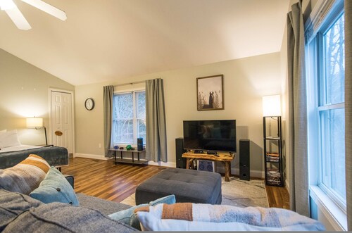 Spacious 4BR Retreat w Free Tix Fire Pit Grill
