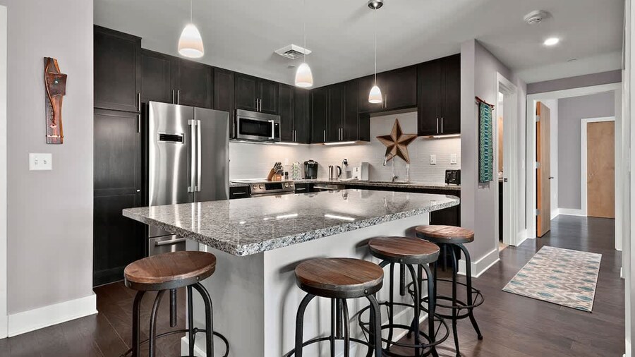 2BR Condo w Balcony Free Tix Walk to Downtown