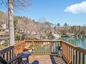 4 bedrooms, Internet - Lakefront 4BR w Screened Porch (Lake Lure)