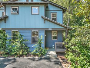 House - Cozy 2BR Townhouse w Deck Walk to W Asheville (Asheville)