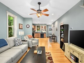 House | 2 bedrooms, Internet - Cozy 2BR Townhouse w Deck Walk to W Asheville (Asheville)