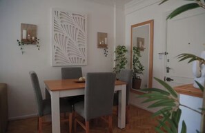 Dining - Bright & Quiet Apartment in Palermo near Metro Austria and Santa Fe Ave (Buenos Aires)