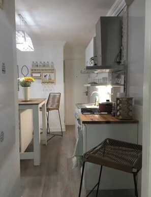Private kitchen - Bright & Quiet Apartment in Palermo near Metro Austria and Santa Fe Ave (Buenos Aires)