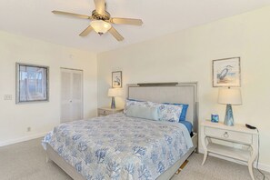 2 bedrooms, iron/ironing board, free WiFi, bed sheets - Harbor Towers 125 - Tropical Sands Accommodations (Siesta Key)