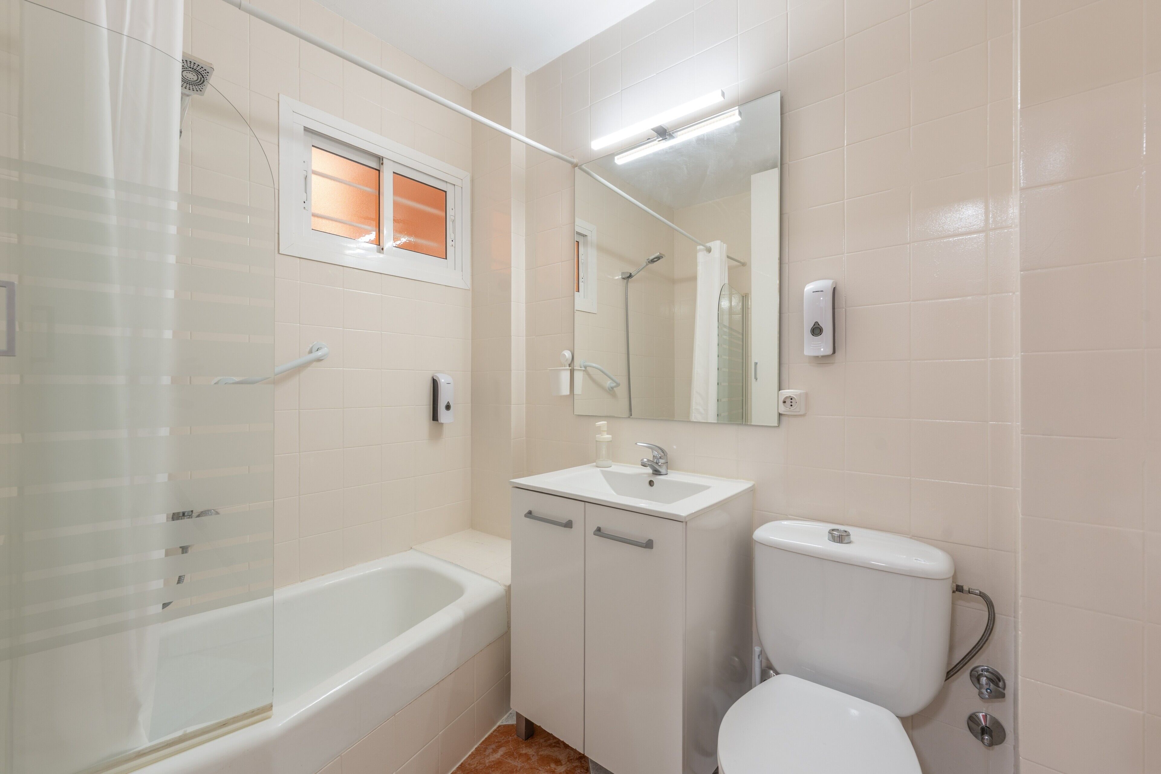 Douche, serviettes fournies