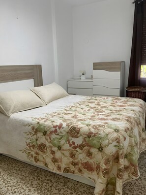 Bed sheets - Apartment 'Apartamento Aguila' with Shared Pool, Private Terrace and Air Conditioning (Benalmádena)