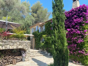 Unclassified image, 3 of 11, button - Vrbo Property (Roquefort-les-Pins)